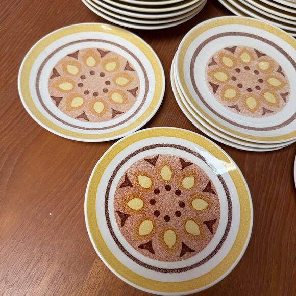 Vintage "Yellow Star" Cereal/Soup Bowls by Taylor Smith Taylor (TST) Set of 4 - Picture 7 of 9